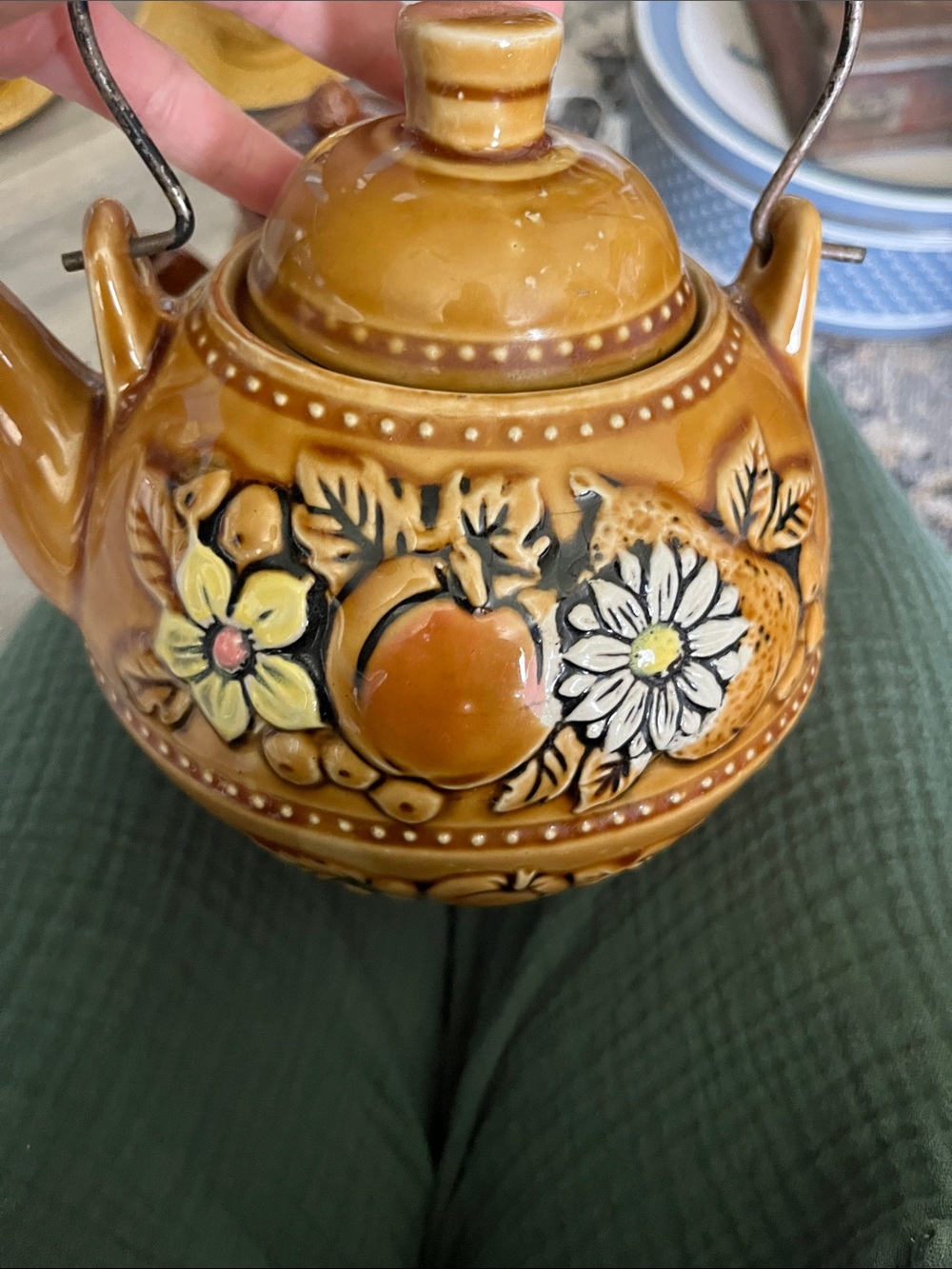 Vintage Royal Sealy teapot - Picture 4 of 5
